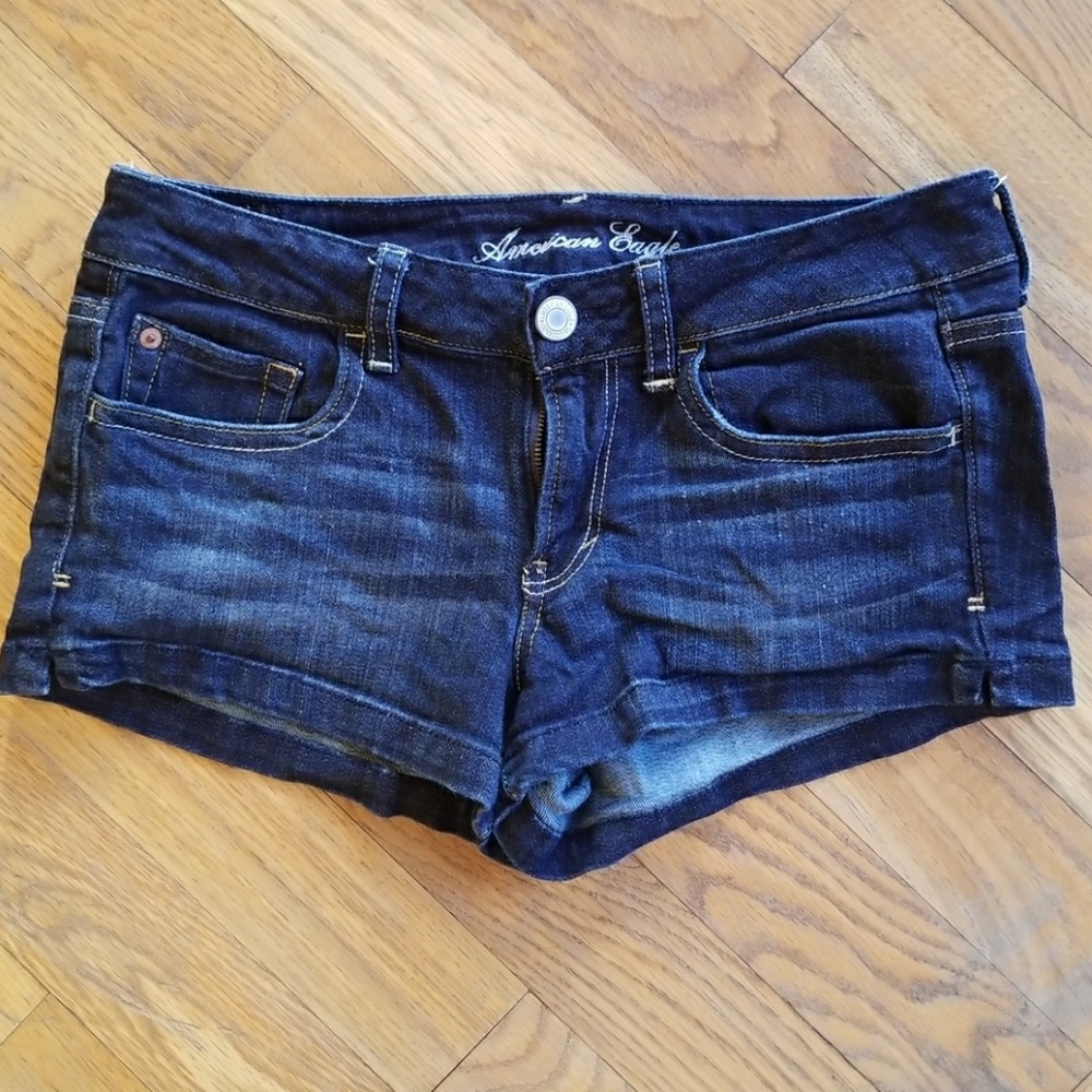 AEO Dark Wash Classic Jean Shorts - Size 8